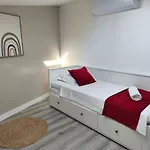 Le Champ Du Moulin Moderne A 3 Min Du Puy Dufou בית נופש