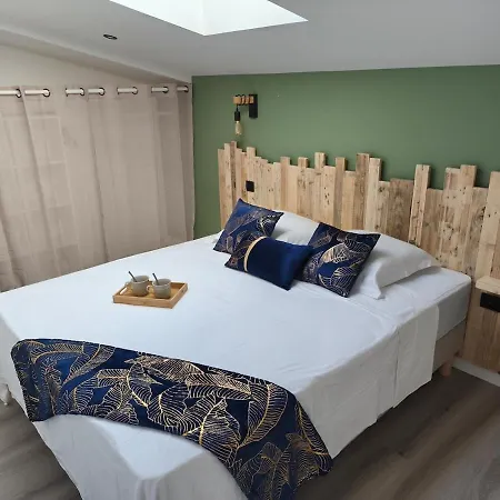 Le Champ Du Moulin Moderne A 3 Min Du Puy Dufou Les Épesses