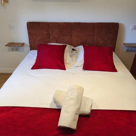 Le Champ Du Moulin Moderne à 3 Min Du Puy Dufou Hébergement de vacances *