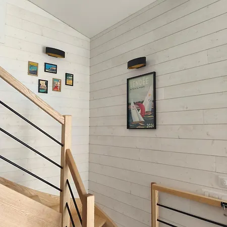 Semesterbostad Le Champ Du Moulin Moderne A 3 Min Du Puy Dufou