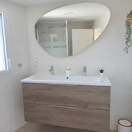 Semesterbostad Le Champ Du Moulin Moderne A 3 Min Du Puy Dufou Les Épesses