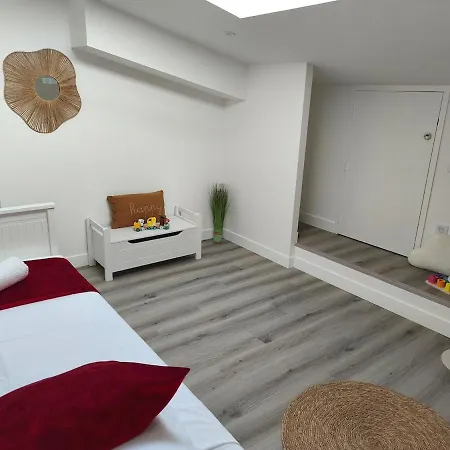 Semesterbostad Le Champ Du Moulin Moderne A 3 Min Du Puy Dufou *