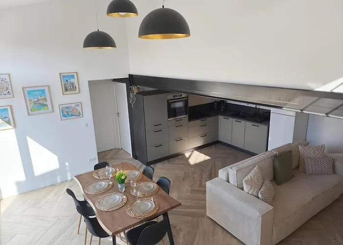 Le Champ Du Moulin Moderne à 3 Min Du Puy Dufou Hébergement de vacances