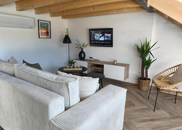 Le Champ Du Moulin Moderne à 3 Min Du Puy Dufou Les Épesses