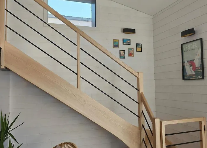 Le Champ Du Moulin Moderne à 3 Min Du Puy Dufou Les Épesses