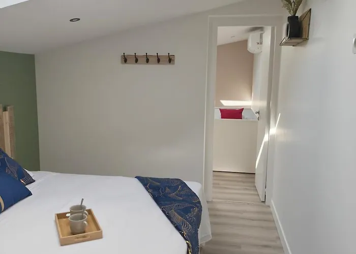 Le Champ Du Moulin Moderne à 3 Min Du Puy Dufou Les Épesses