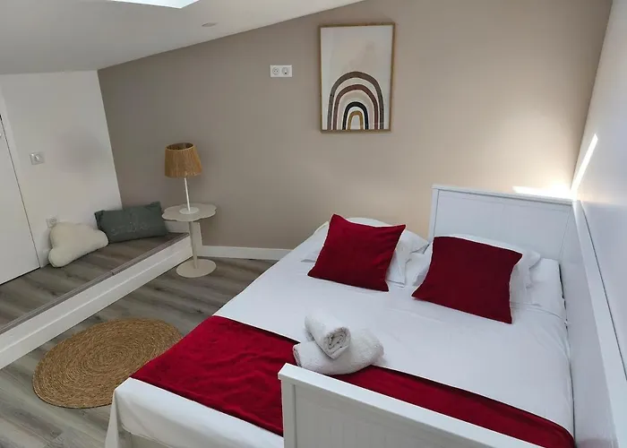 Le Champ Du Moulin Moderne à 3 Min Du Puy Dufou Hébergement de vacances *