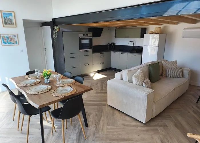 Hébergement de vacances Le Champ Du Moulin Moderne à 3 Min Du Puy Dufou *