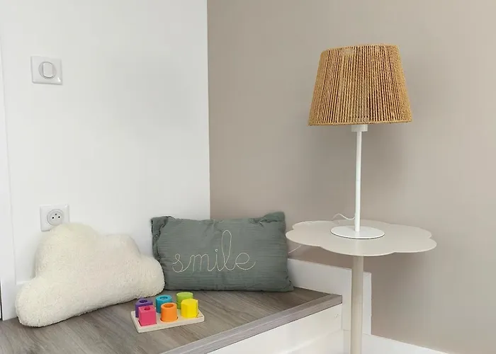 Le Champ Du Moulin Moderne à 3 Min Du Puy Dufou Les Épesses